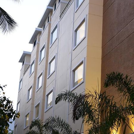 Hotel Blu Iris Chennai Exterior foto