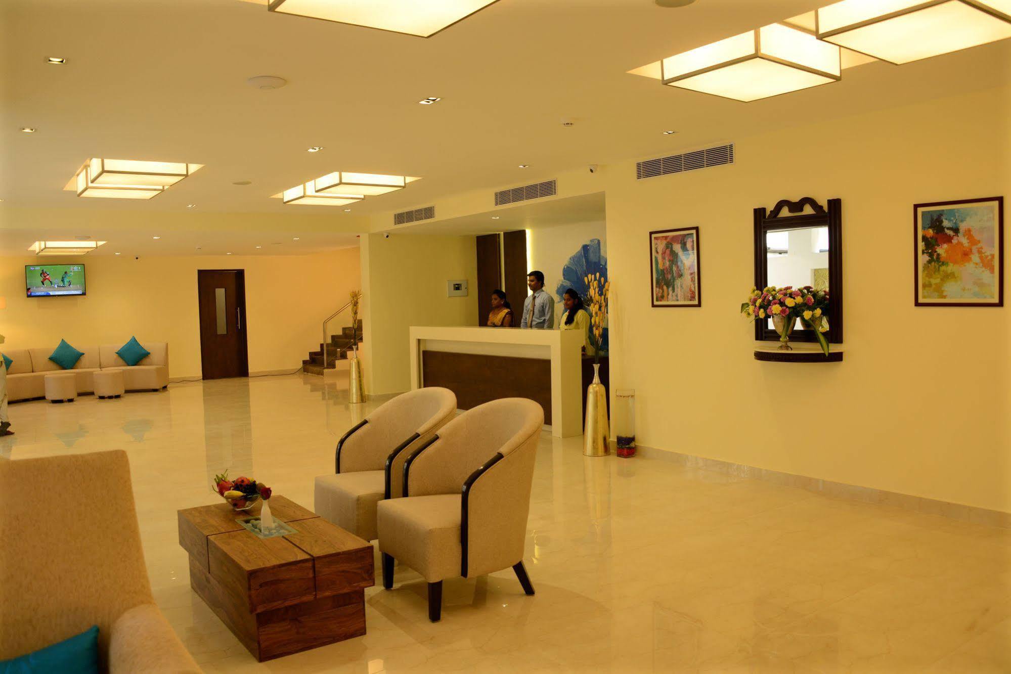 Hotel Blu Iris Chennai Exterior foto