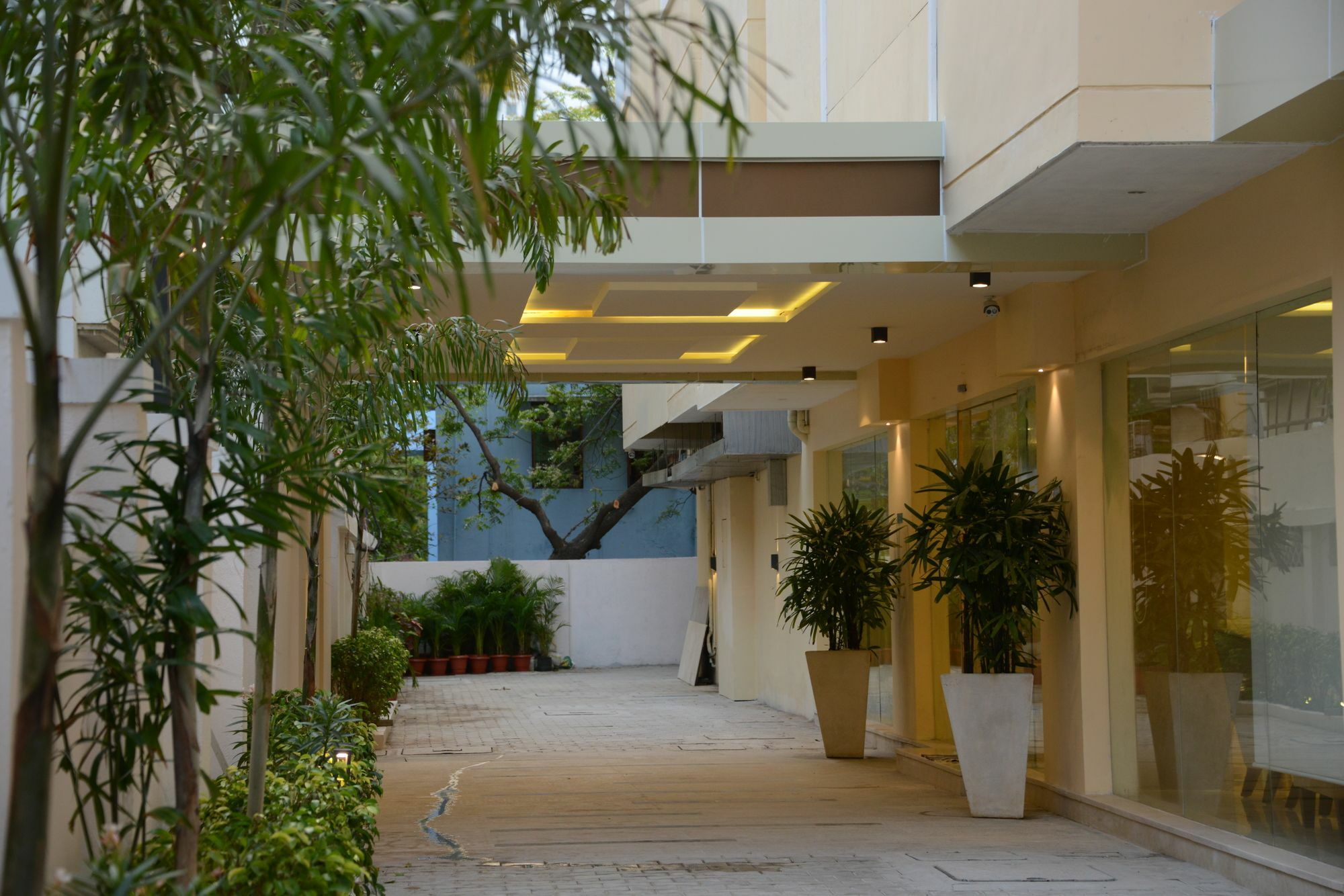 Hotel Blu Iris Chennai Exterior foto